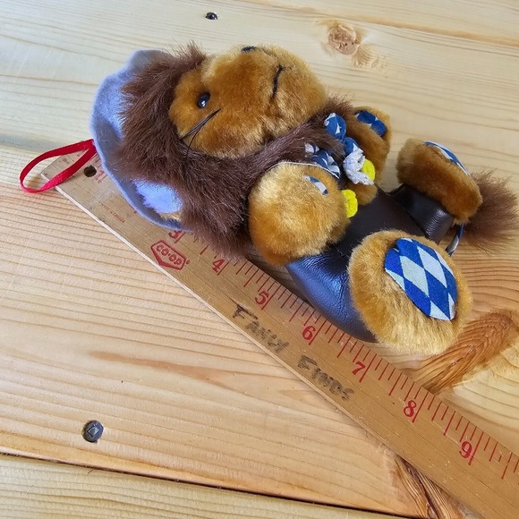 Lion Plush in Bavarian Trachten Style Lederhosen and Hat Stuffed Animal Toy - Picture 7 of 8
